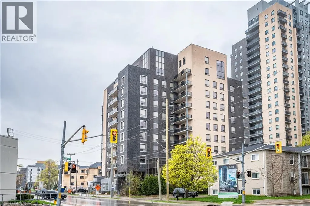 8 Hickory Street West Waterloo ON N2L 3H6