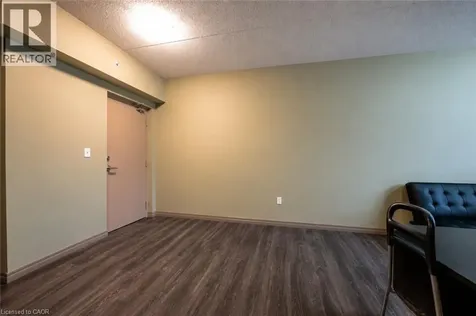 8 Hickory Street West Waterloo ON N2L 3H6