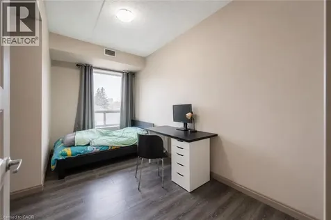 8 Hickory Street West Waterloo ON N2L 3H6