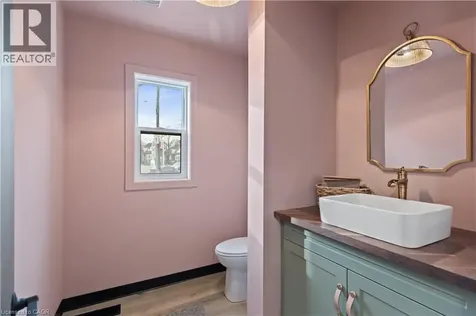 134 London Street South Hamilton ON L8K 2G5