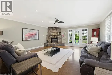 3083 Lakeshore Road Burlington ON L7N 1A3
