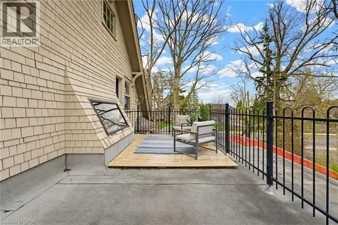 3083 Lakeshore Road Burlington ON L7N 1A3