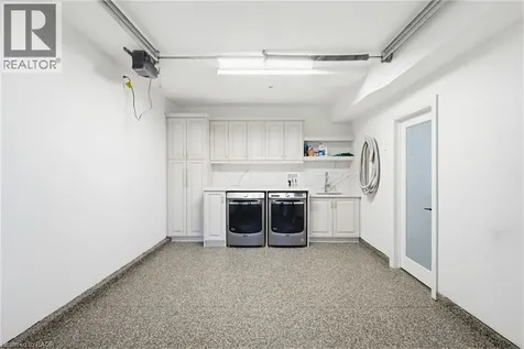3083 Lakeshore Road Burlington ON L7N 1A3