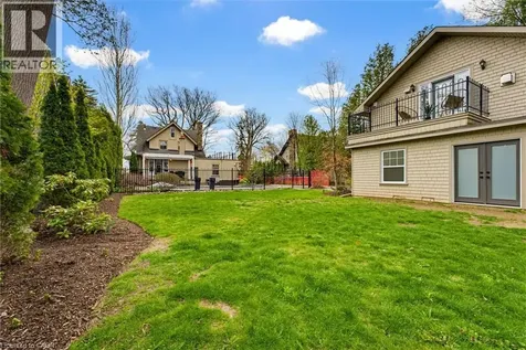 3083 Lakeshore Road Burlington ON L7N 1A3