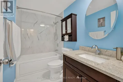 1389 Palmerston Drive Ottawa ON K1J 8N9