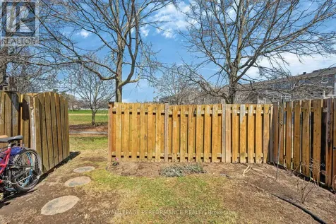 1389 Palmerston Drive Ottawa ON K1J 8N9