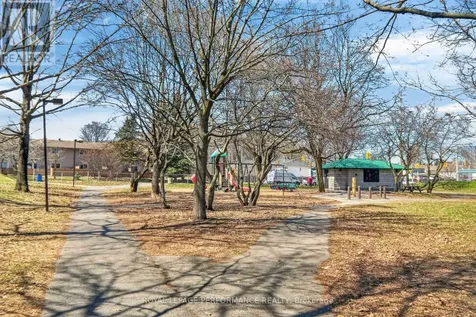 1389 Palmerston Drive Ottawa ON K1J 8N9