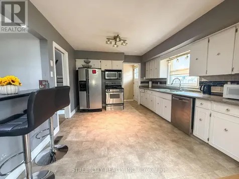 1508 Len Avenue Sarnia ON N7S 3N1