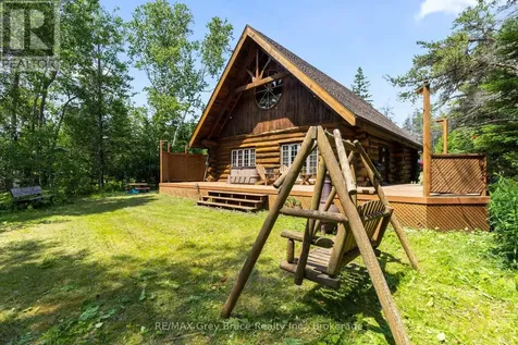 12 Scugog Lane Northern Bruce Peninsula ON N0H 2R0