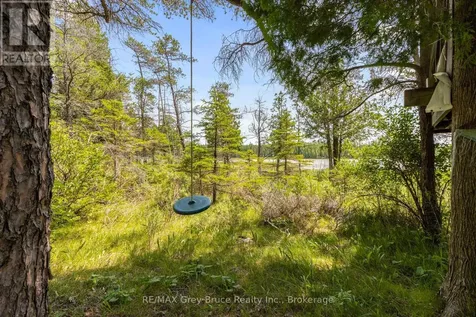12 Scugog Lane Northern Bruce Peninsula ON N0H 2R0