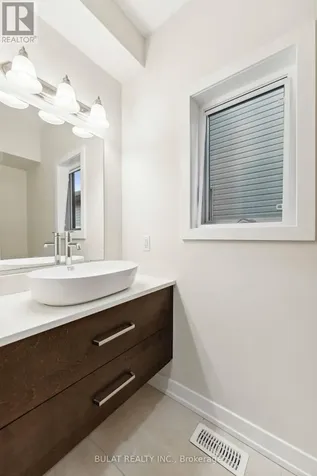 1359 Kitchener Avenue Ottawa ON K1V 6W2
