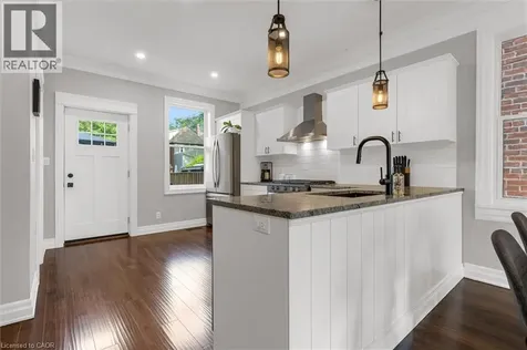 39 Fairleigh Avenue North Hamilton ON L8L 6H1