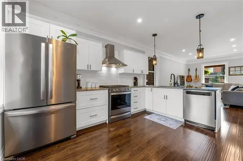 39 Fairleigh Avenue North Hamilton ON L8L 6H1