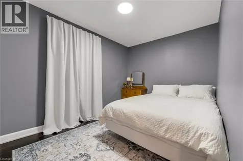 39 Fairleigh Avenue North Hamilton ON L8L 6H1
