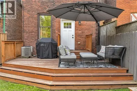 39 Fairleigh Avenue North Hamilton ON L8L 6H1
