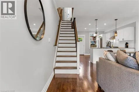 39 Fairleigh Avenue North Hamilton ON L8L 6H1