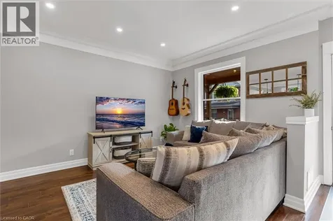 39 Fairleigh Avenue North Hamilton ON L8L 6H1