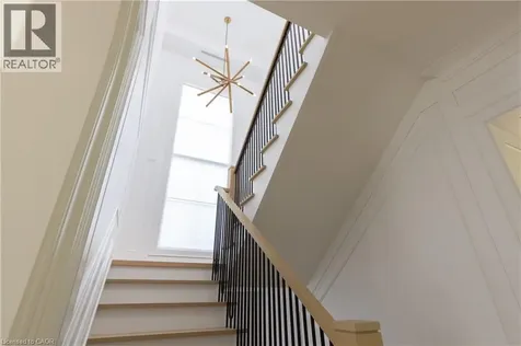 46 Second Street Oakville ON L6J 3T2