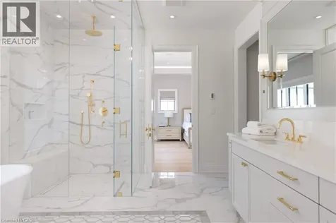 46 Second Street Oakville ON L6J 3T2