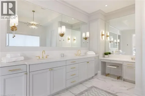 46 Second Street Oakville ON L6J 3T2