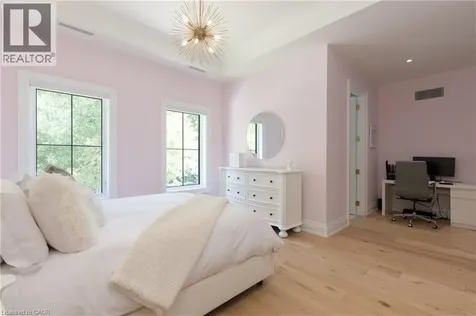 46 Second Street Oakville ON L6J 3T2