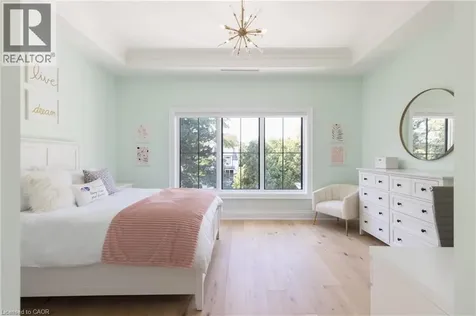 46 Second Street Oakville ON L6J 3T2