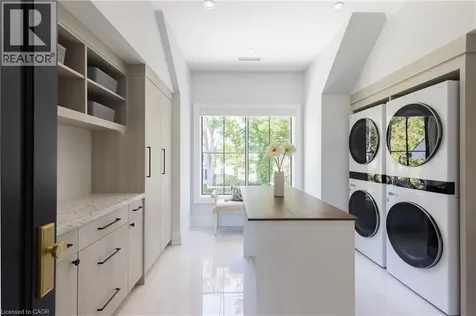 46 Second Street Oakville ON L6J 3T2
