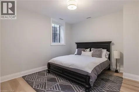 46 Second Street Oakville ON L6J 3T2