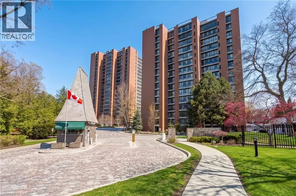 1400 Dixie Road Mississauga ON L5E 3E1