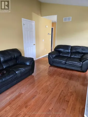 4 St. James Place Wasaga Beach ON L9Z 3A8