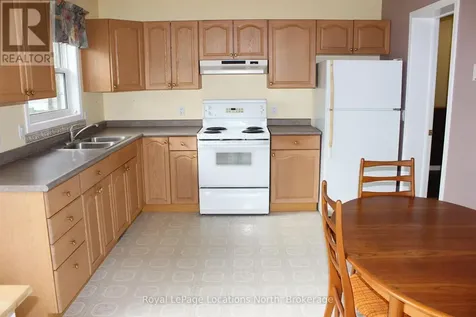 4 St. James Place Wasaga Beach ON L9Z 3A8