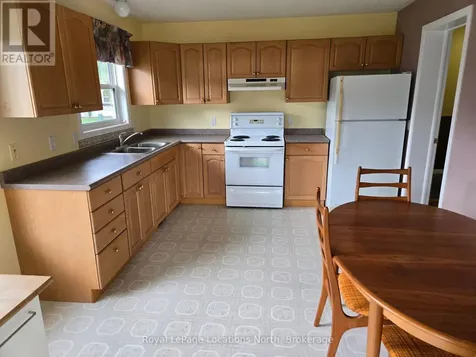 4 St. James Place Wasaga Beach ON L9Z 3A8