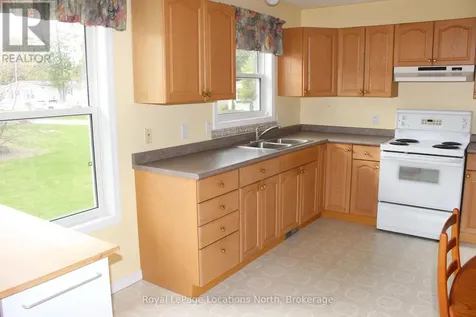 4 St. James Place Wasaga Beach ON L9Z 3A8