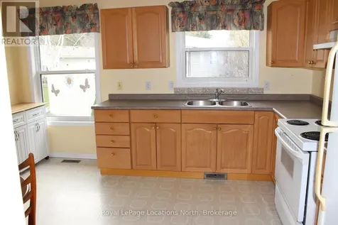 4 St. James Place Wasaga Beach ON L9Z 3A8