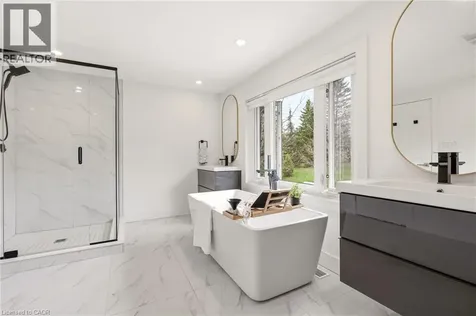 26 Weneil Drive Freelton ON L8B 0Z6