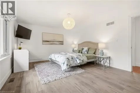 26 Weneil Drive Freelton ON L8B 0Z6
