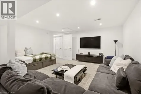26 Weneil Drive Freelton ON L8B 0Z6
