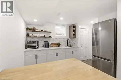26 Weneil Drive Freelton ON L8B 0Z6
