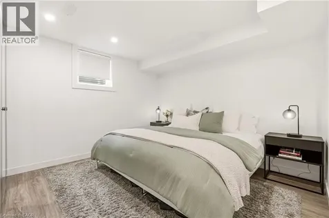 26 Weneil Drive Freelton ON L8B 0Z6