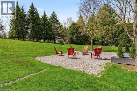 26 Weneil Drive Freelton ON L8B 0Z6