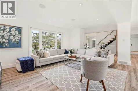 26 Weneil Drive Freelton ON L8B 0Z6