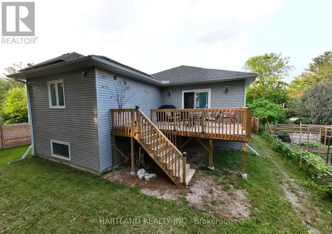 22 Berkely Street Wasaga Beach ON L9Z 2N6