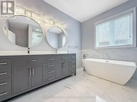 33 Stonegate Avenue Mono ON L9W 6X1
