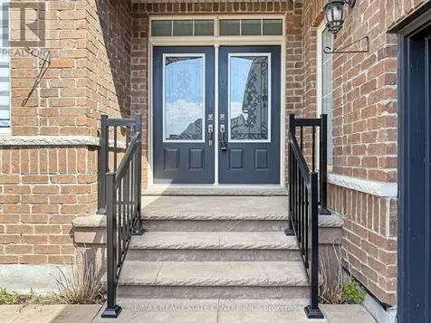 33 Stonegate Avenue Mono ON L9W 6X1