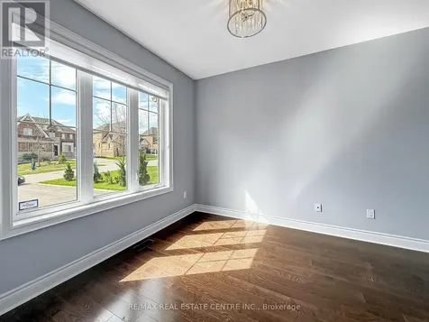 33 Stonegate Avenue Mono ON L9W 6X1