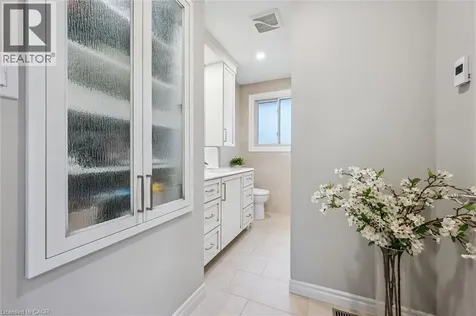 574 Sprucehill Avenue Waterloo ON N2L 4V9