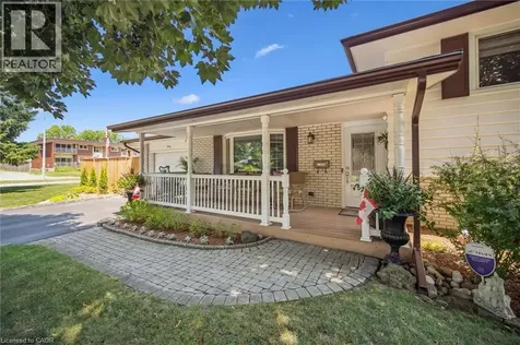 574 Sprucehill Avenue Waterloo ON N2L 4V9