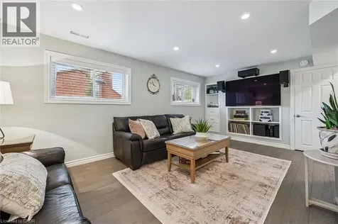 574 Sprucehill Avenue Waterloo ON N2L 4V9