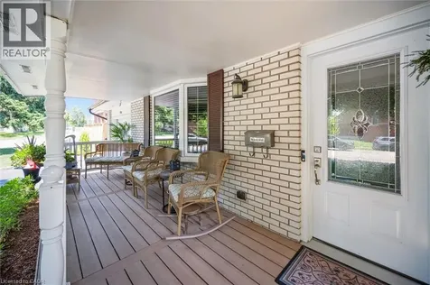 574 Sprucehill Avenue Waterloo ON N2L 4V9