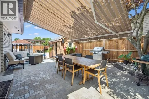 574 Sprucehill Avenue Waterloo ON N2L 4V9